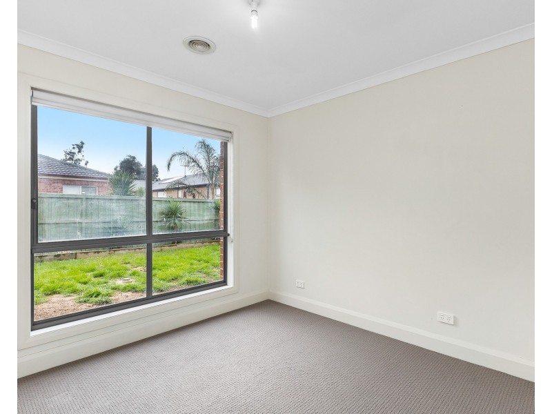 40 Saltbush Crescent, Brookfield VIC 3338