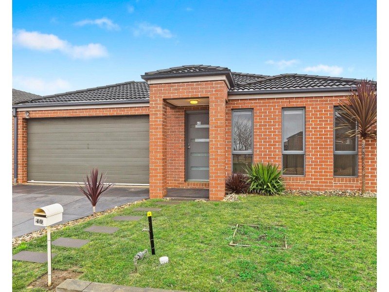40 Saltbush Crescent, Brookfield VIC 3338
