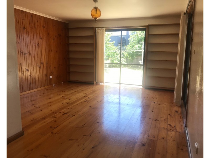 4 Arcade Way, Avondale Heights VIC 3034