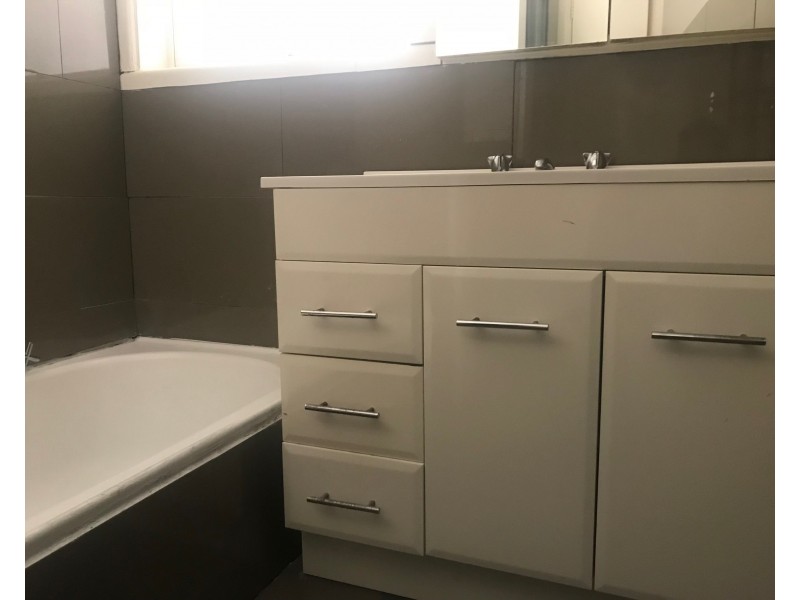 4 Arcade Way, Avondale Heights VIC 3034