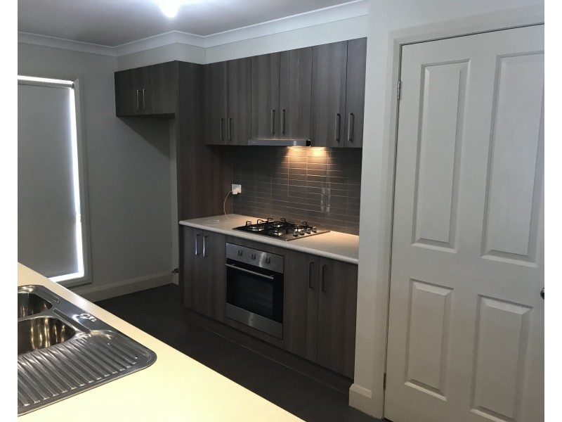 40 Saltbush Crescent, Brookfield VIC 3338