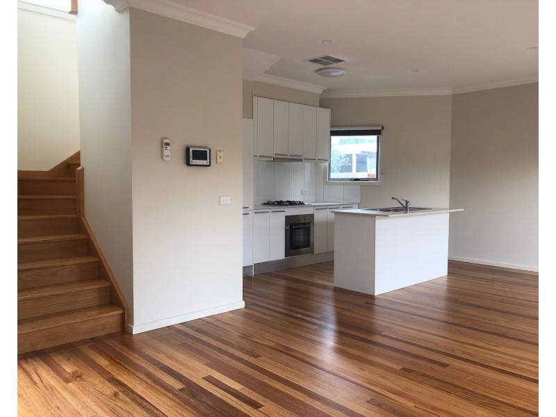 2/37 Cathcart Street, Maidstone VIC 3012