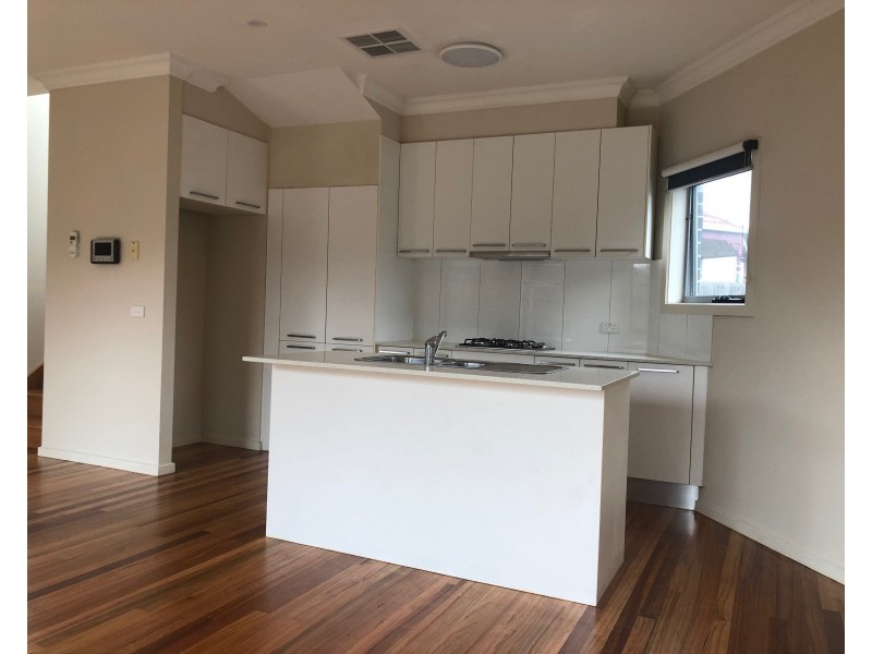 2/37 Cathcart Street, Maidstone VIC 3012