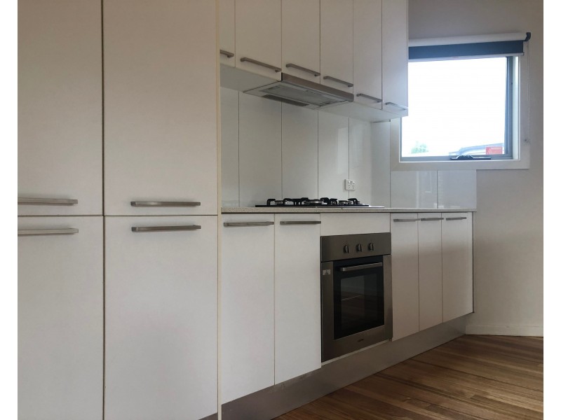 2/37 Cathcart Street, Maidstone VIC 3012