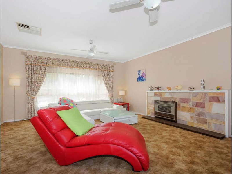 69 Helen Terrace, Valley View SA 5093