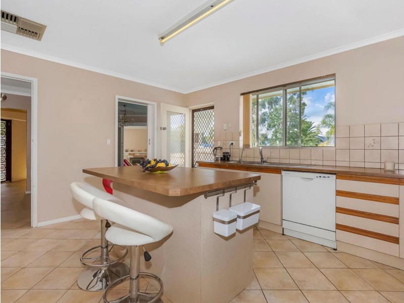 69 Helen Terrace, Valley View SA 5093