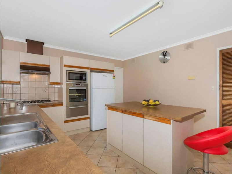 69 Helen Terrace, Valley View SA 5093