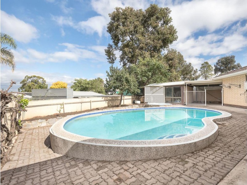 69 Helen Terrace, Valley View SA 5093