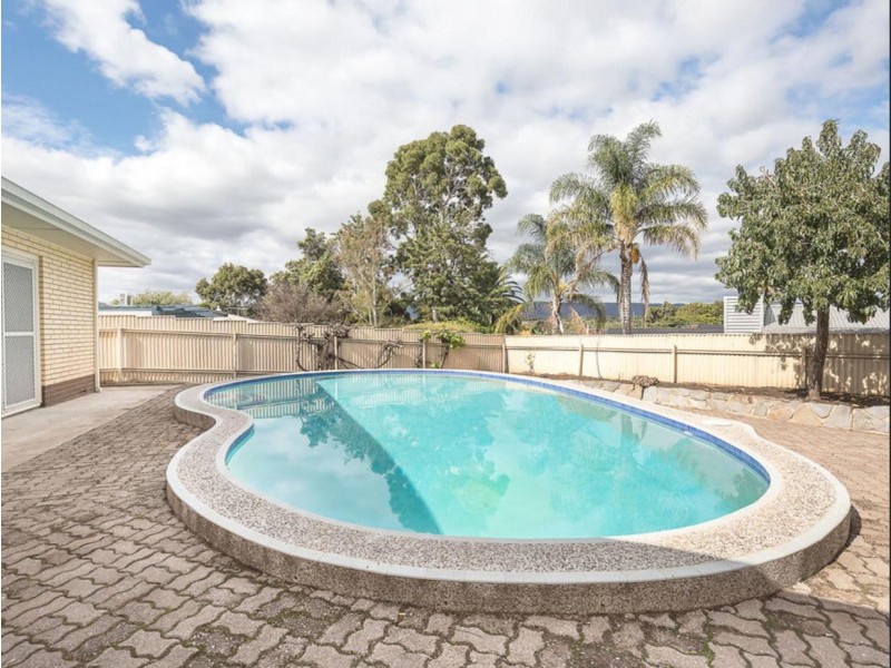 69 Helen Terrace, Valley View SA 5093