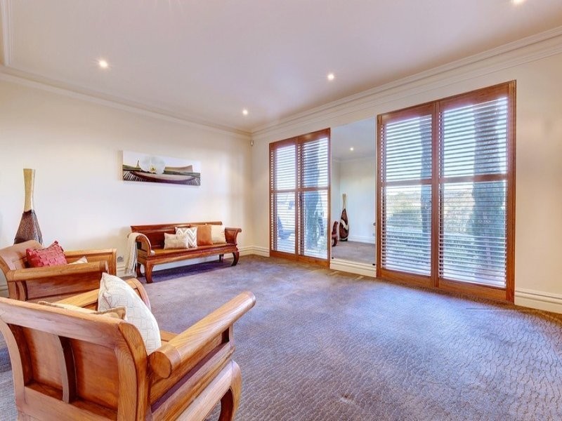 4 Waterhouse Court, Craigburn Farm SA 5051