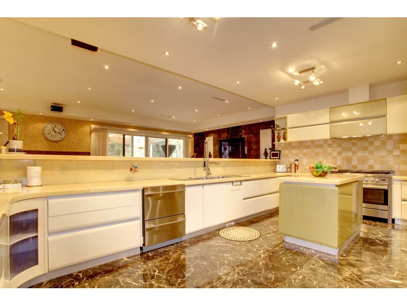 293 Shepherds Hills Road, Eden Hills SA 5050