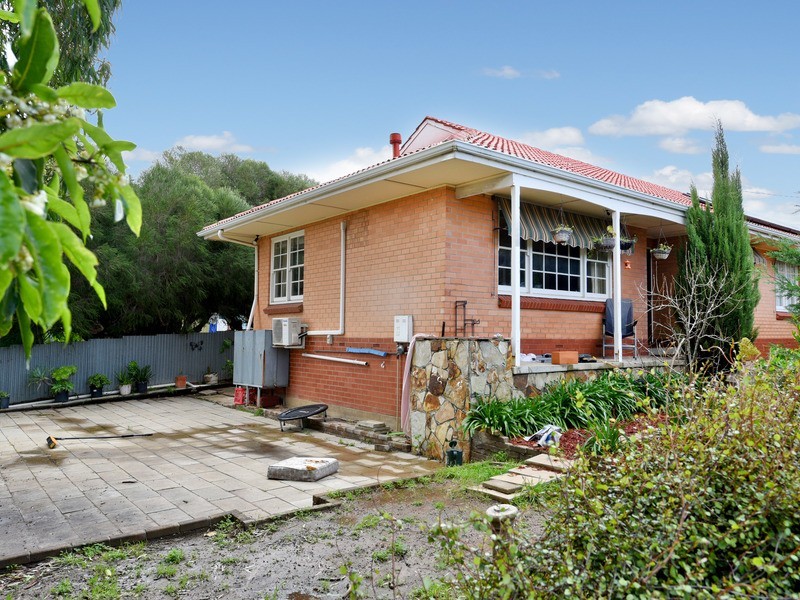 2 Boronia Drive, Hope Valley SA 5090