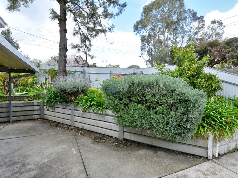 2 Boronia Drive, Hope Valley SA 5090