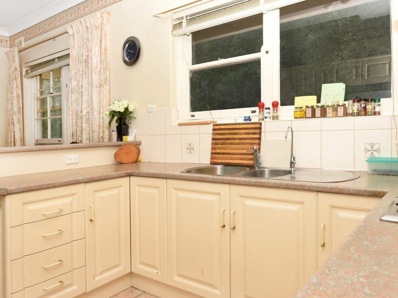 2 Boronia Drive, Hope Valley SA 5090