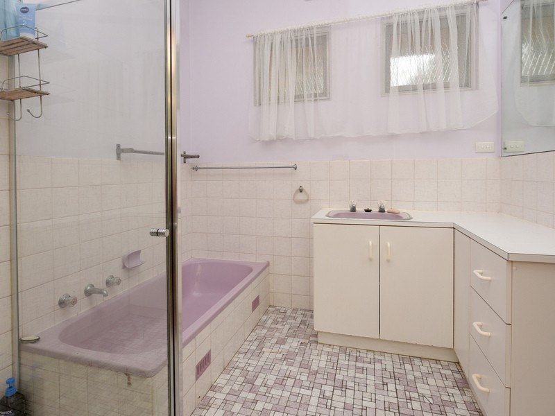 2 Boronia Drive, Hope Valley SA 5090