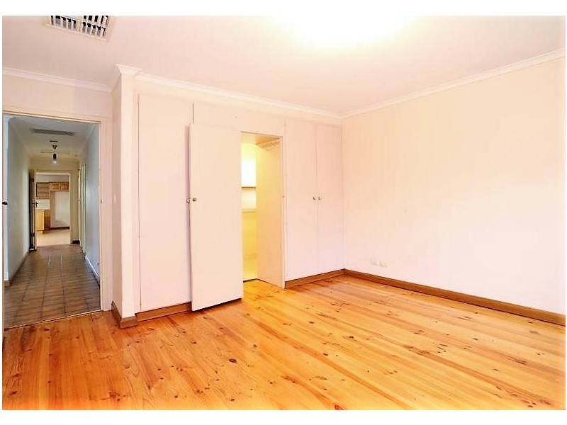 9A Pemberton St, Oaklands Park SA 5046