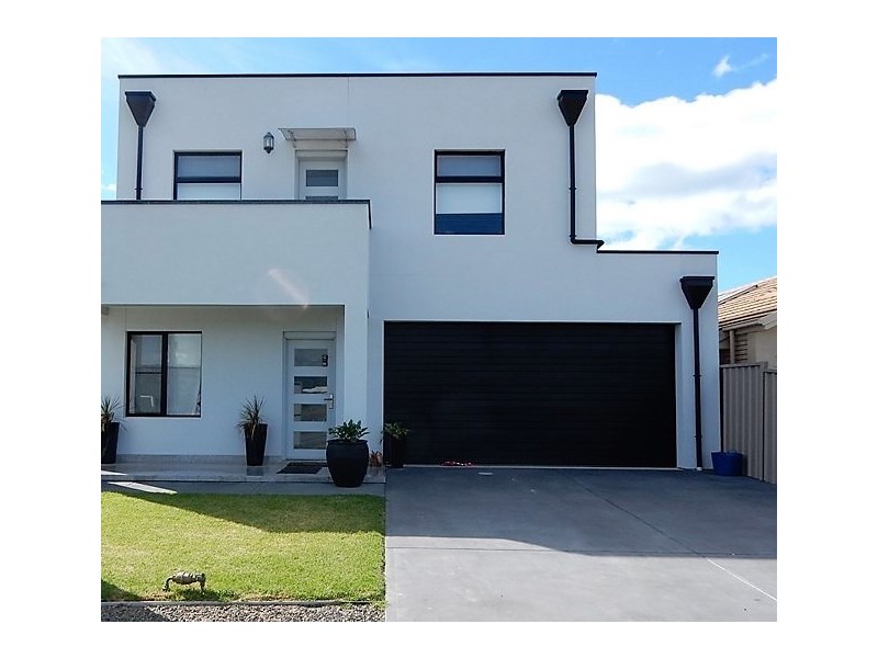 16 Harbour View Tce, Victor Harbor SA 5211