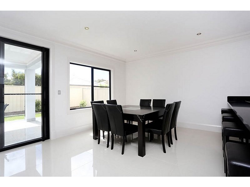 16 Harbour View Tce, Victor Harbor SA 5211