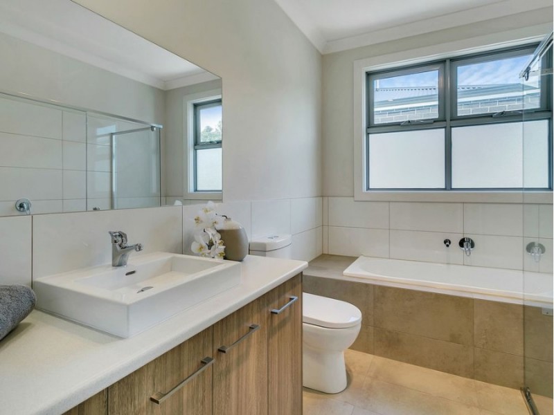 2B Gregory Avenue, Campbelltown SA 5074