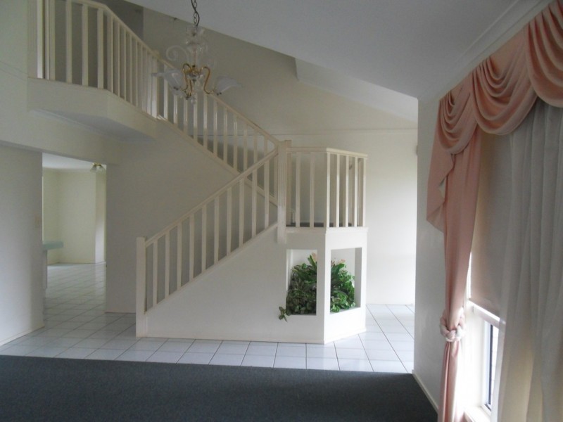 10 Cosme Place, Bridgeman Downs QLD 4035