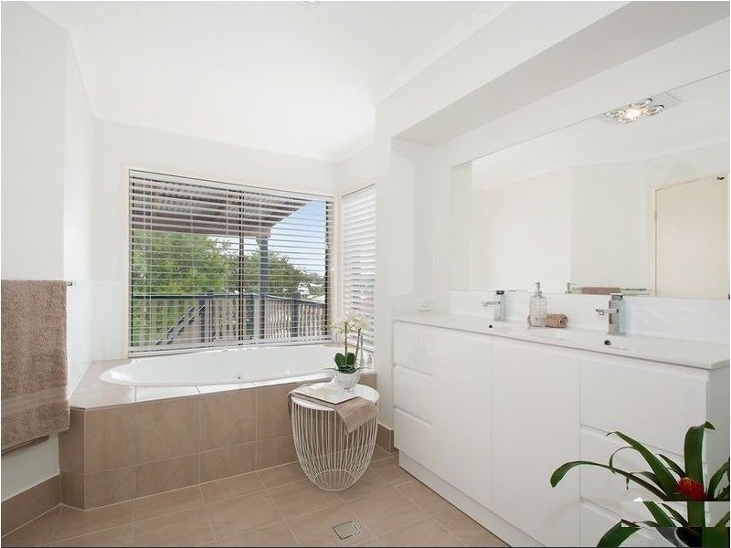 302 Rode Road, Wavell Heights QLD 4012