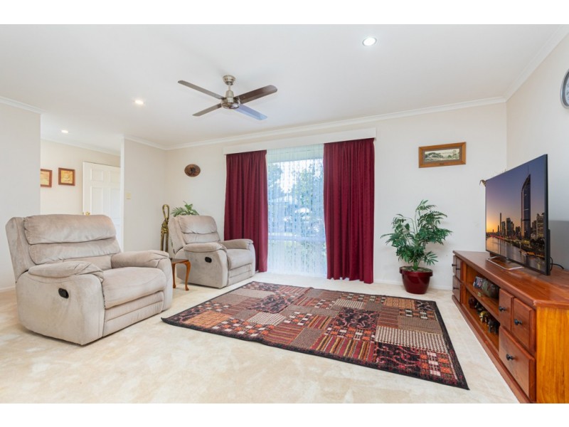 42 Belvedere Crescent, Bellmere QLD 4510