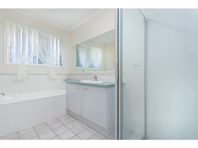 42 Belvedere Crescent, Bellmere QLD 4510