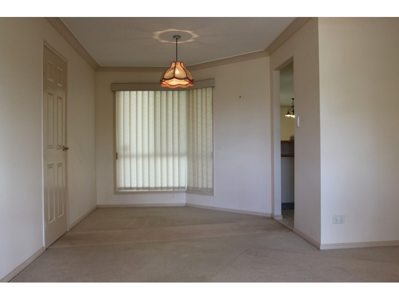 6 Crestwell Close, Morayfield QLD 4506