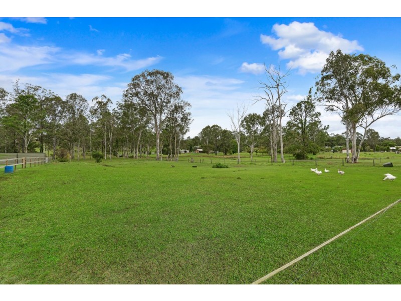 12 Heather Court, Woodford QLD 4514