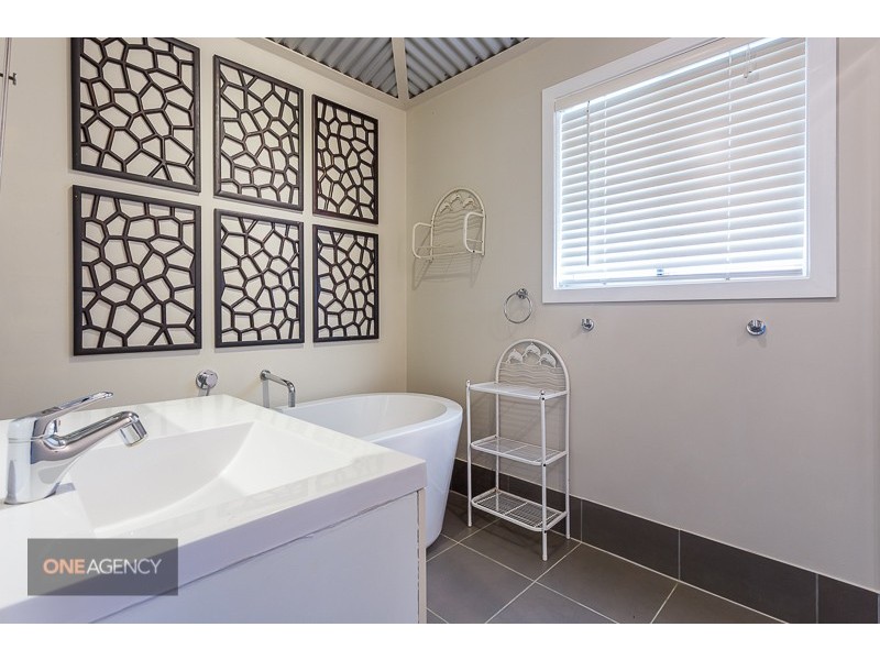 41 George Holt Drive, Mount Crosby QLD 4306