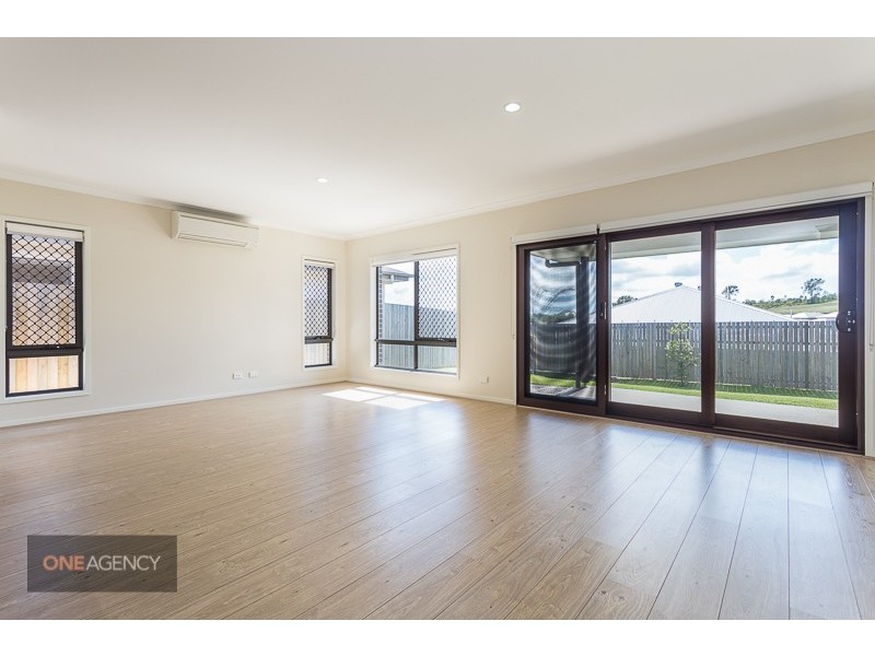 8 Pleasant Street, South Ripley QLD 4306