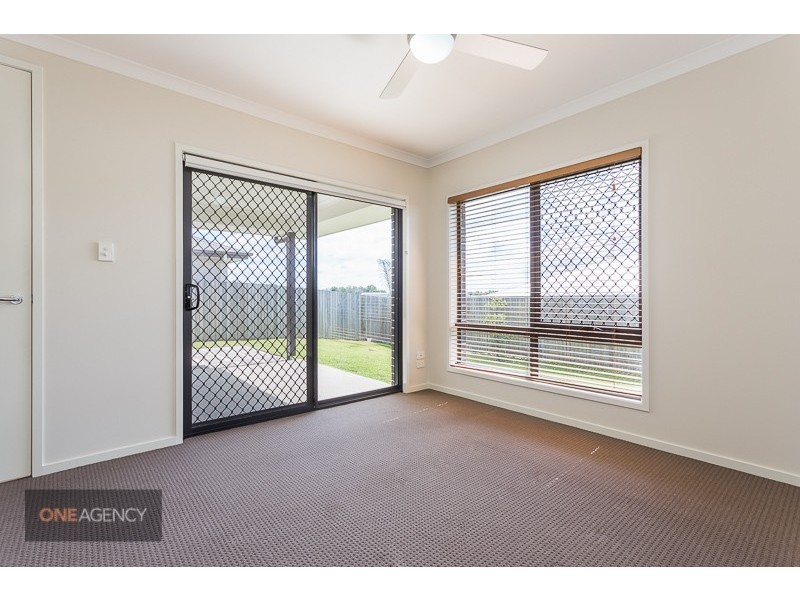 8 Pleasant Street, South Ripley QLD 4306