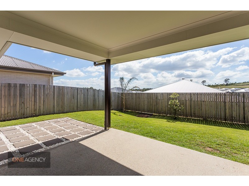8 Pleasant Street, South Ripley QLD 4306