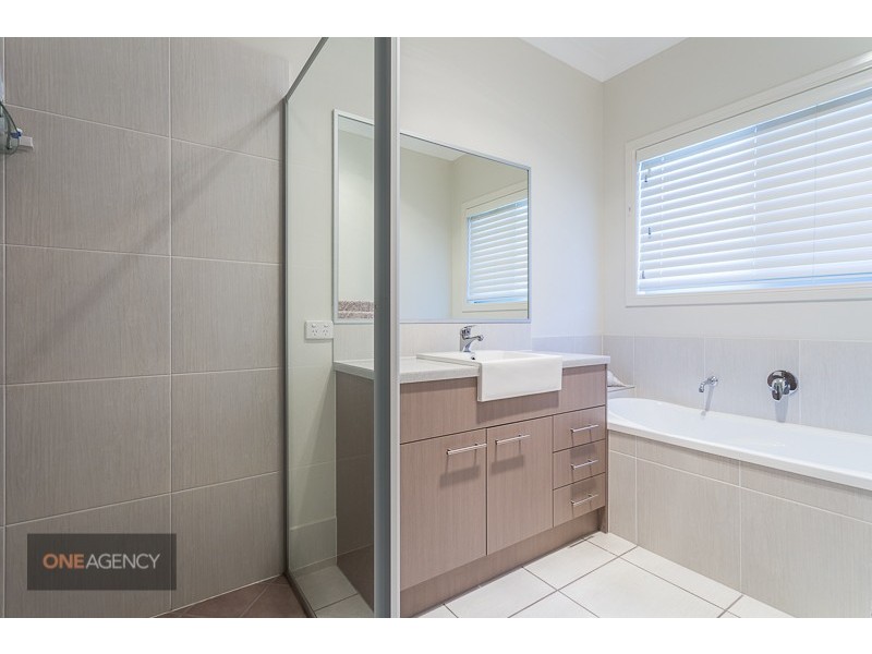 88 Park Edge Drive, Springfield Lakes QLD 4300