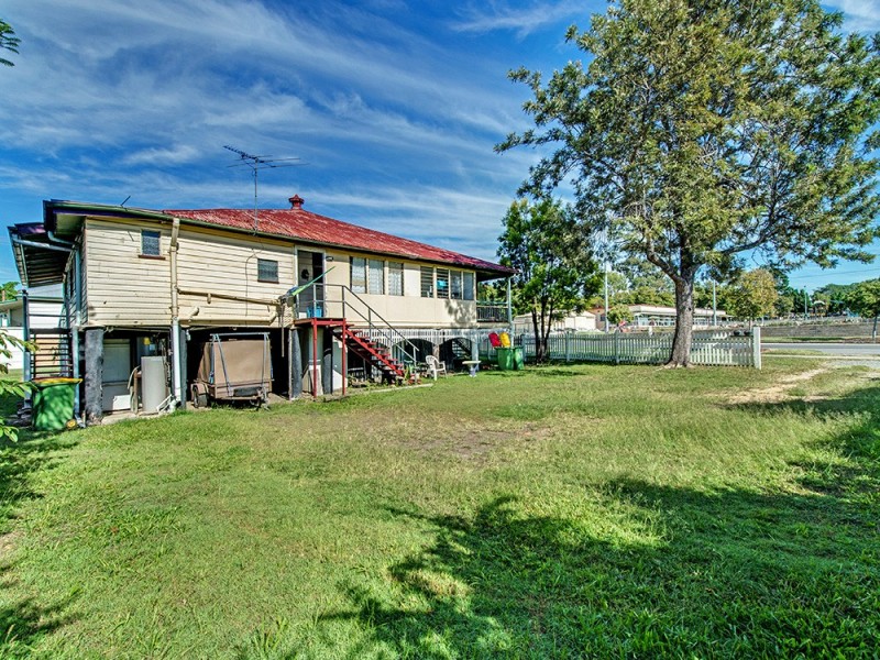 27 pine street, North Ipswich QLD 4305