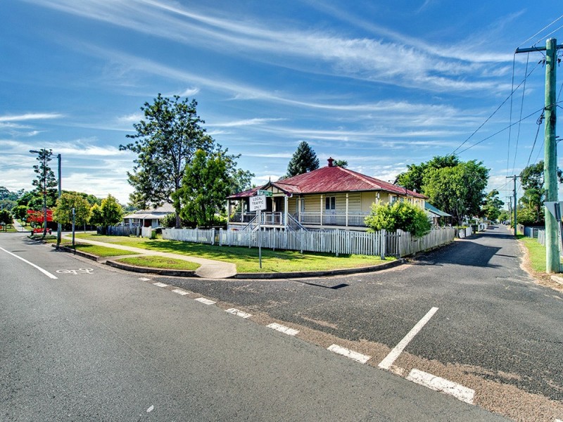27 pine street, North Ipswich QLD 4305