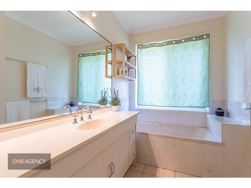 6 Karalla Court, Camira QLD 4300