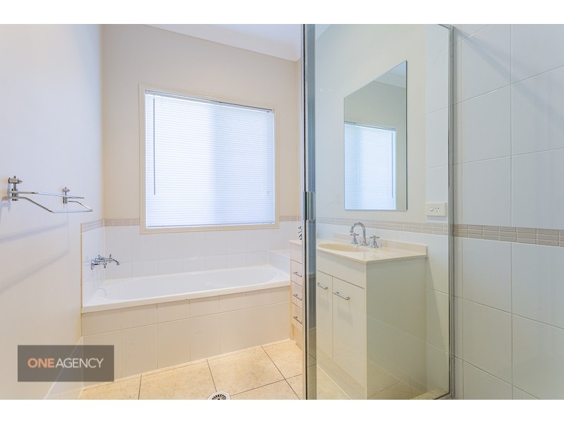 20 Eden Cres, Springfield Lakes QLD 4300