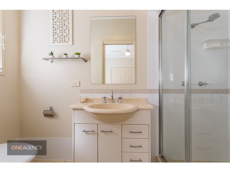 20 Eden Cres, Springfield Lakes QLD 4300