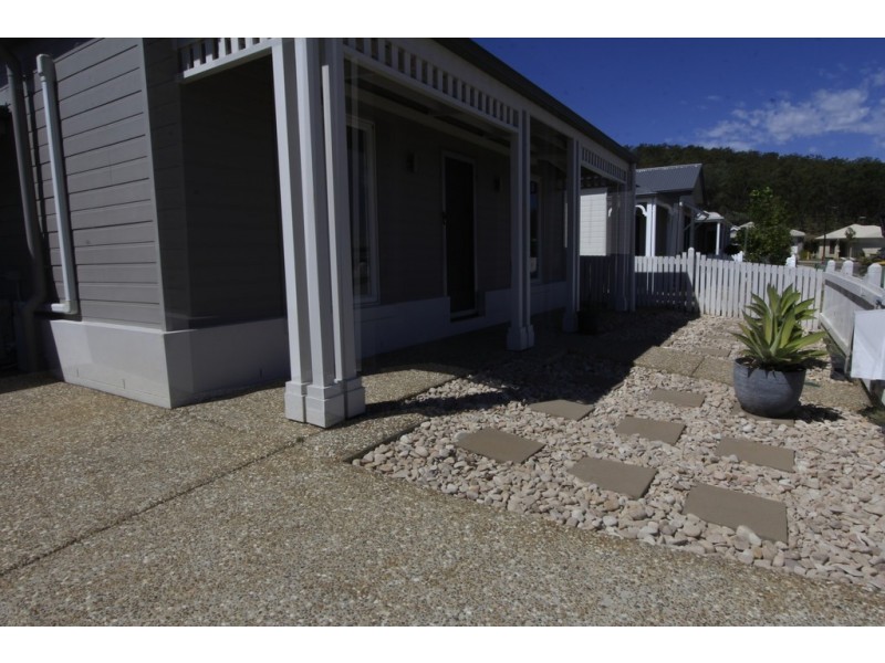 9 Apex Place, Redbank Plains QLD 4301