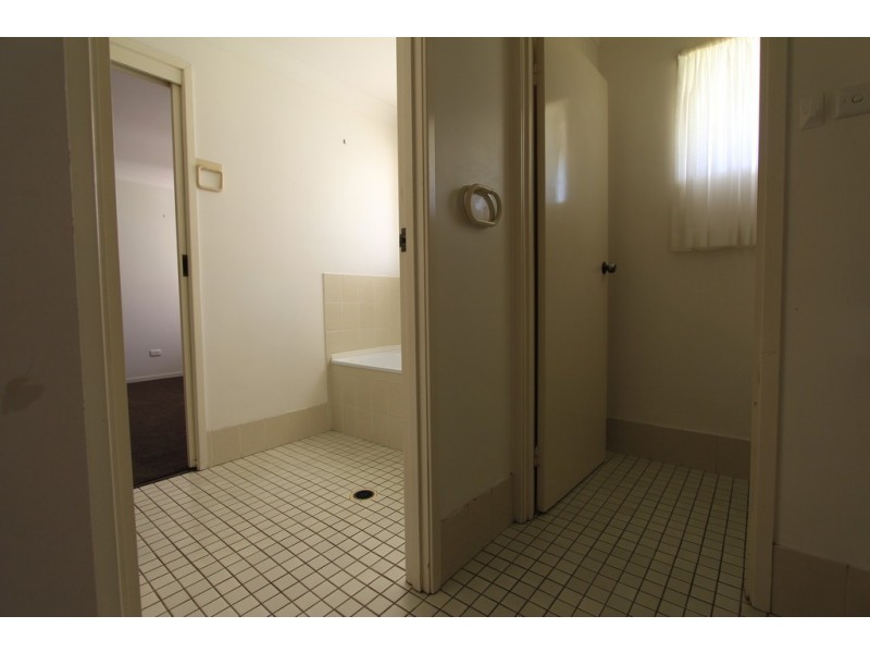 19 Crestwood Drive, Camira QLD 4300