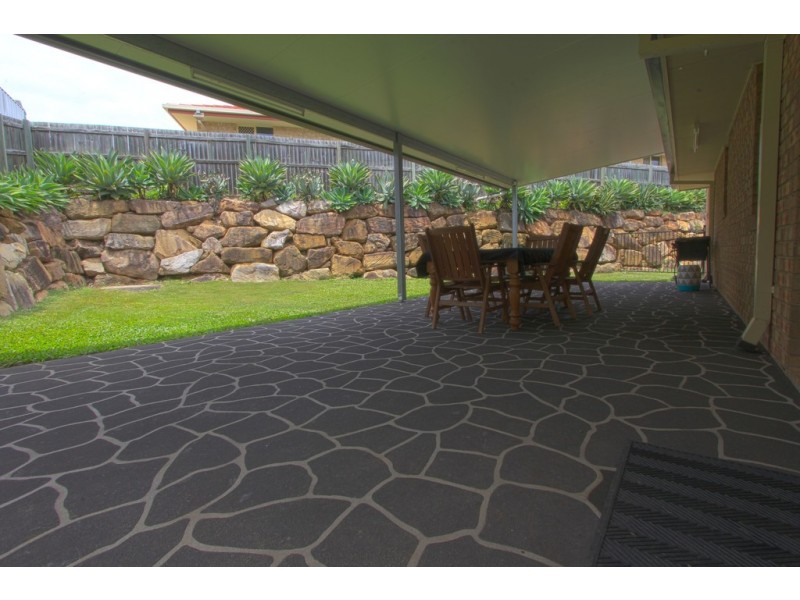 4 Pineview Place, Springfield QLD 4300
