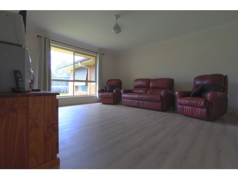 4 Pineview Place, Springfield QLD 4300