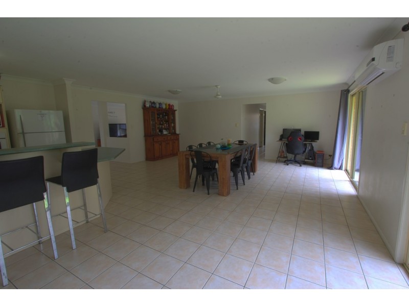 4 Pineview Place, Springfield QLD 4300