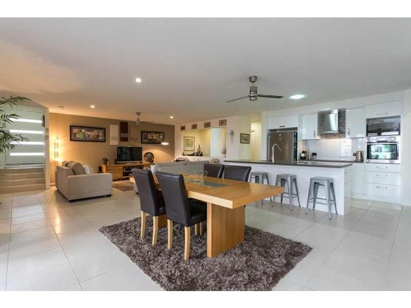 1/133 Santa Monica Drive, Augustine Heights QLD 4300