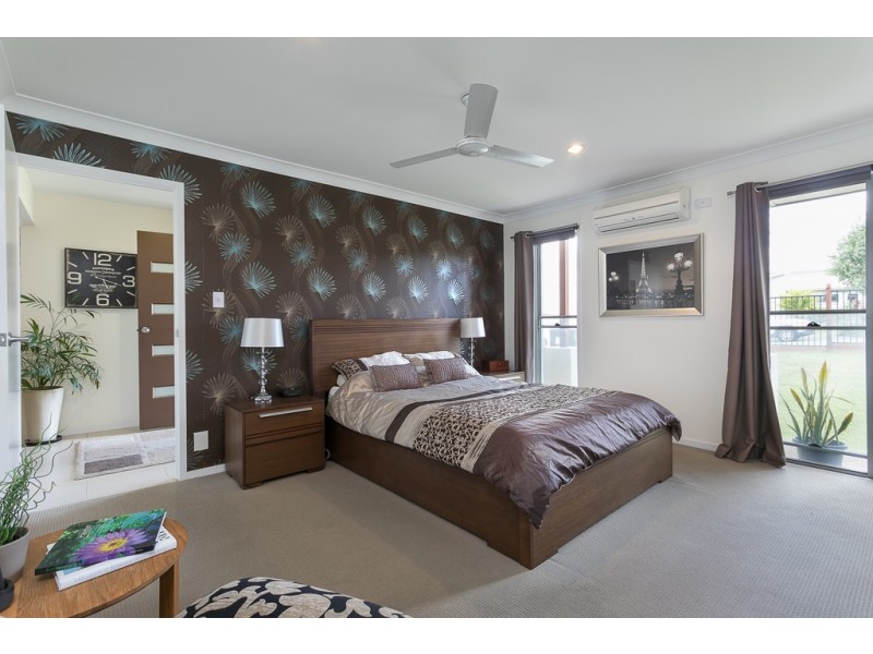 1/133 Santa Monica Drive, Augustine Heights QLD 4300