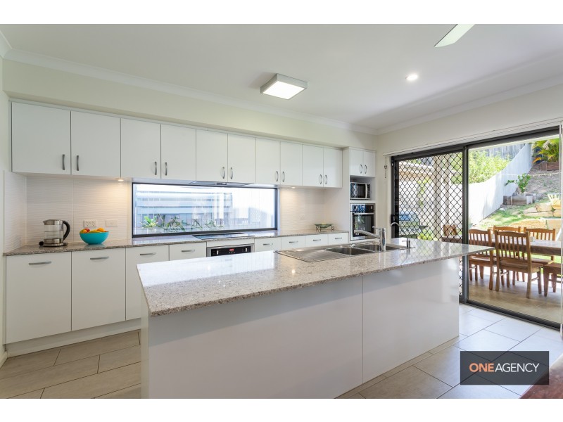 19 Foreshore Drive, Springfield Lakes QLD 4300