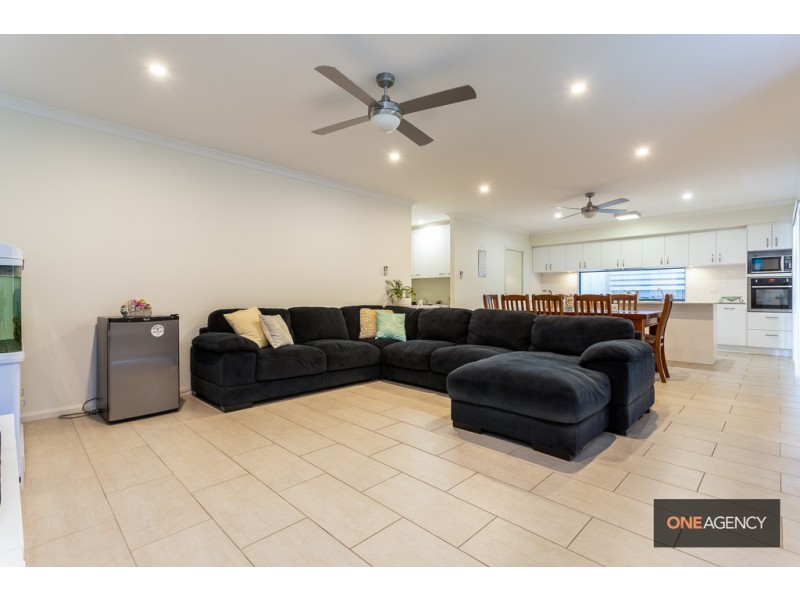 19 Foreshore Drive, Springfield Lakes QLD 4300