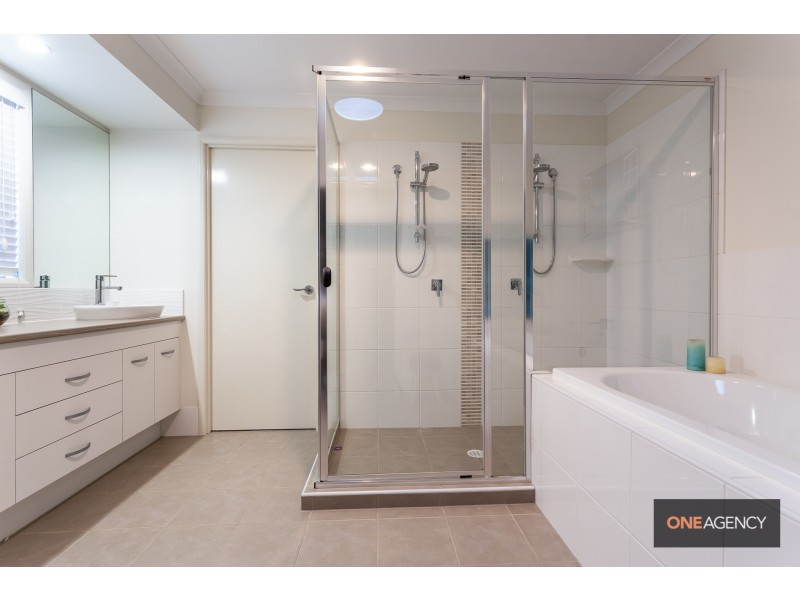 19 Foreshore Drive, Springfield Lakes QLD 4300