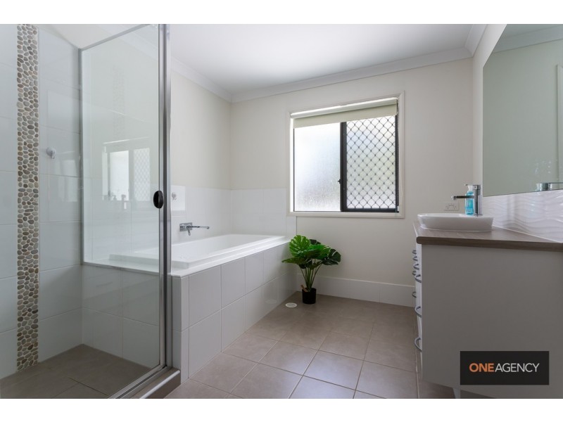 19 Foreshore Drive, Springfield Lakes QLD 4300